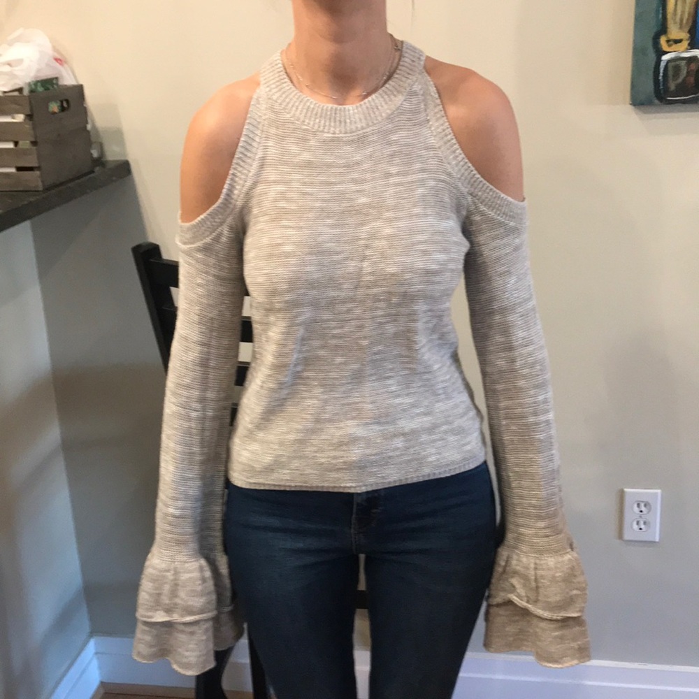 Express bell sleeve top